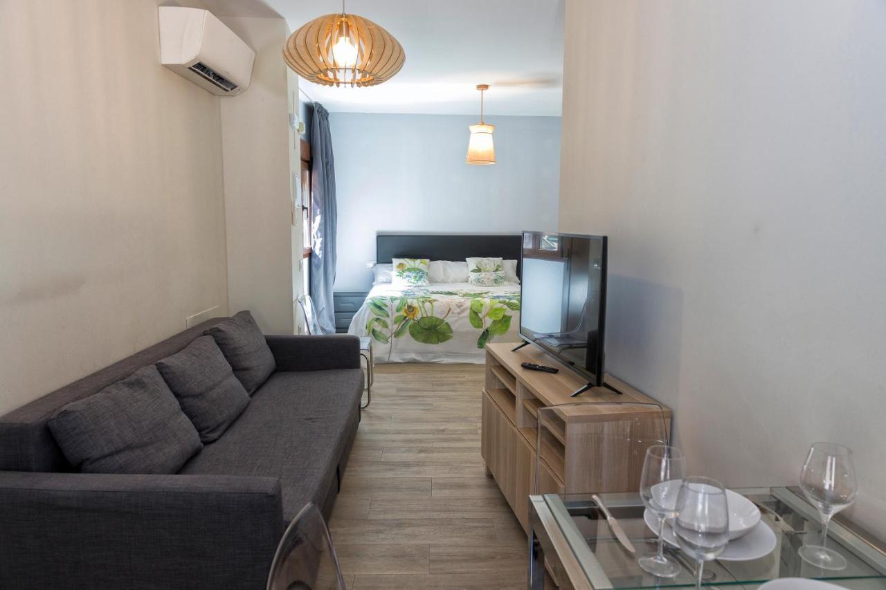Apartamentos Onnight Malaga Exterior photo